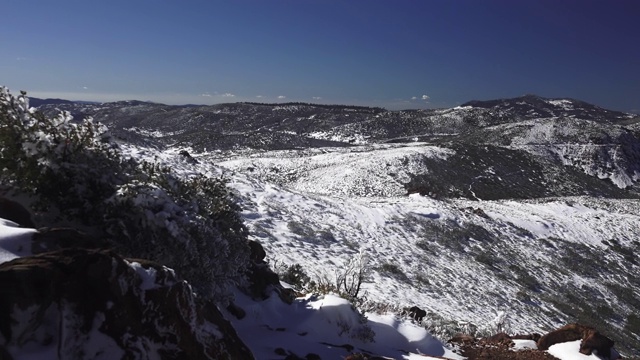 在加州，有雪山的美丽风景视频素材