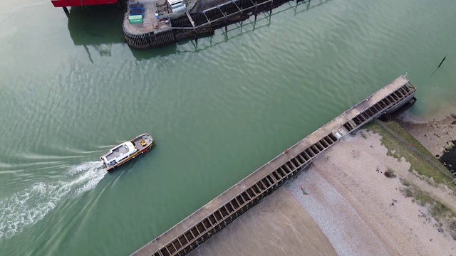 纽黑文港无人机射击视频下载