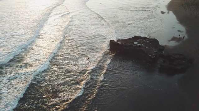 沃尔特海滩/塔巴南，印度尼西亚巴厘岛视频素材