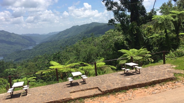 Hanabanilla Look Out in the Mountain Road to 'Topes de Collantes, Cienfuegos，古巴视频素材