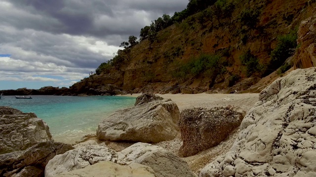 Cala Biriala, Baunei海滩-意大利-撒丁岛视频素材