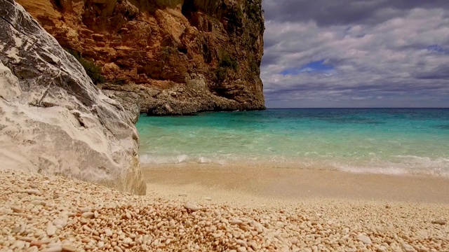 Cala Biriala, Baunei海滩-意大利-撒丁岛视频素材