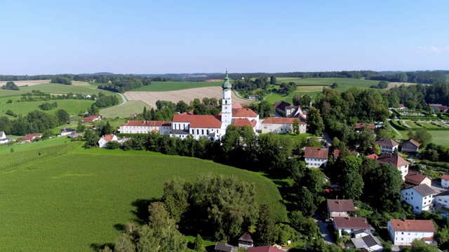 位于上巴伐利亚州纽马克-圣维特的罗特修道院(Saint Veit an der Rott修道院)视频素材