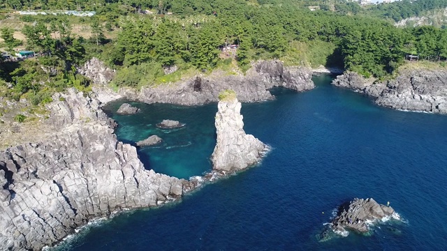 Oedolgae Rock / Seogwipo-si，济州岛，韩国视频素材