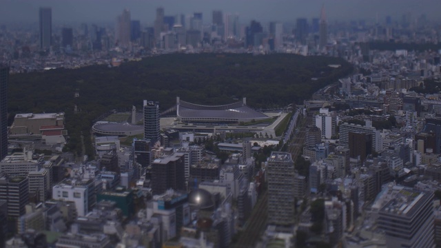 东京新宿区的微缩城市景观高角广角拍摄视频素材