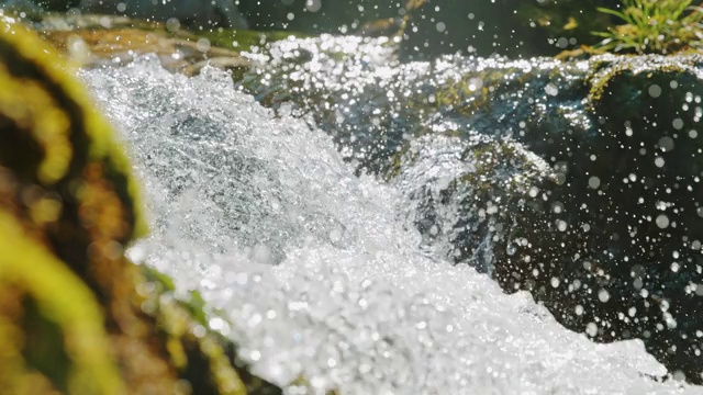 SLO MO水流的那?一条河视频素材