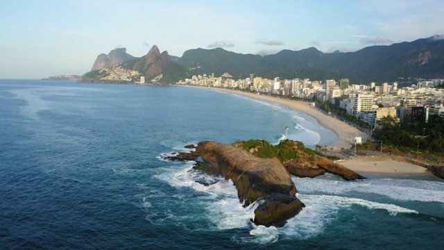 鸟瞰图Arpoador，里约热内卢de Janeiro，巴西视频素材