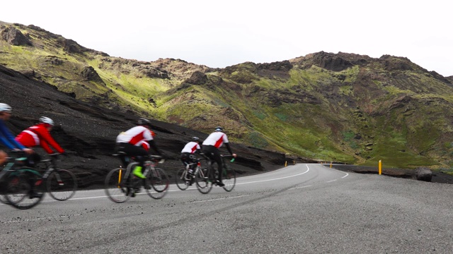 冰岛Reykjanesfólkvangur附近的自行车旅行视频下载