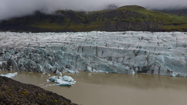 Svínafellsjökull冰川泻湖，冰岛视频下载