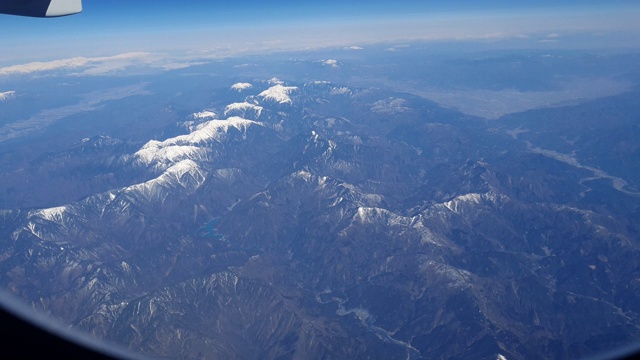 4K高空俯瞰日本的山脉。视频素材