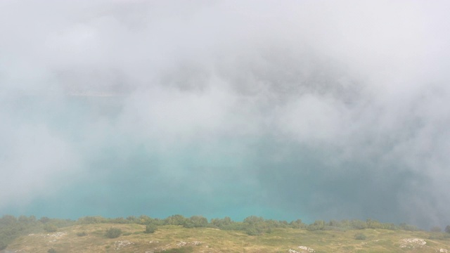 瓦雷塞尔堡By Mont Cenis Lake -鸟瞰图- Rhône-Alpes，萨沃伊，法国视频素材