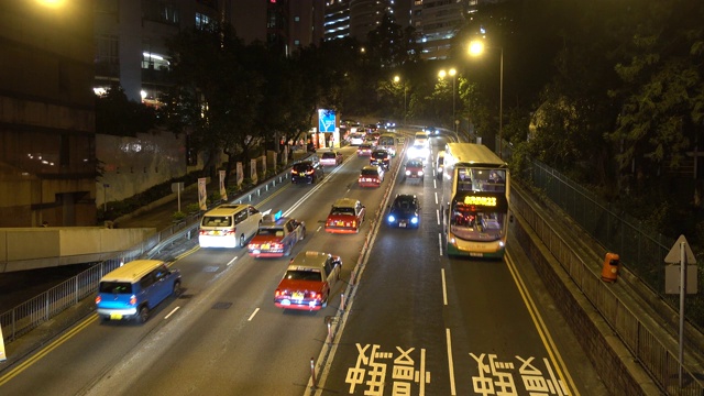 香港晚上的汽车交通。视频素材