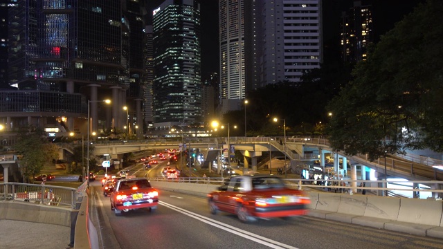 香港晚上的汽车交通。视频素材