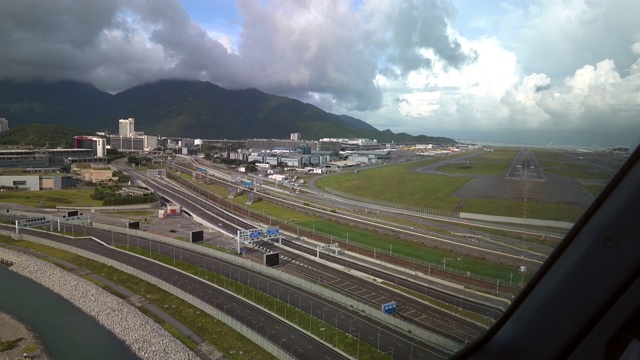 香港Intl。机场、进近和着陆(POV射击)视频素材