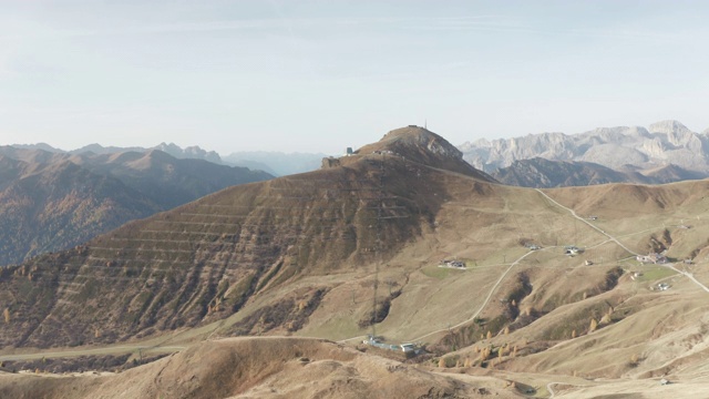 意大利Dolomites的Passo Sella的航拍。视频下载