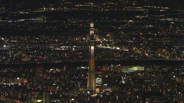 空中，天空树在东京市中心的夜晚，日本视频素材