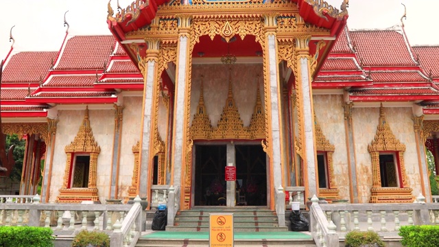 泰国普吉岛查隆寺。视频素材