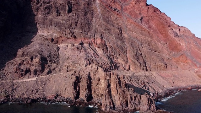 耶罗岛海岸线的鸟瞰图。西班牙加那利群岛的火山景观。高质量4k镜头视频素材