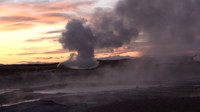 冰岛。火山活动，地热区，喷气口火山。视频素材