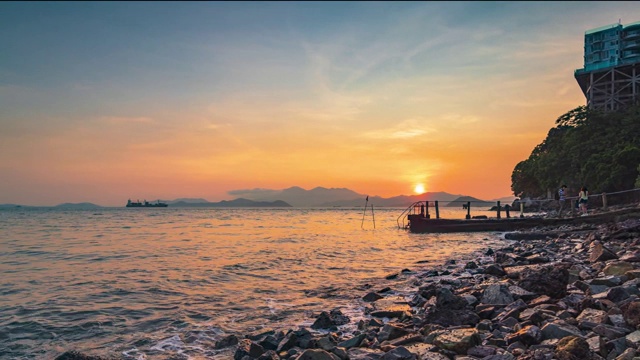 美丽的日落时光-香港的沙湾视频素材