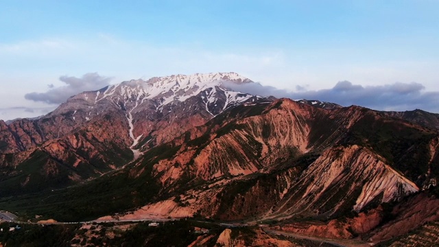 在夏天多云的早晨山顶视频素材