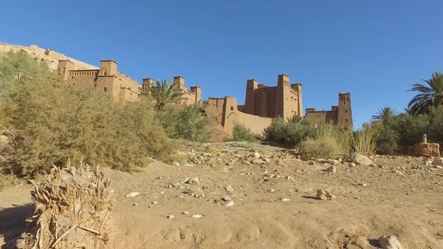 探索Ait-Ben-Haddou Casbah (Kasbah) -《权力的游戏》的电影集视频素材