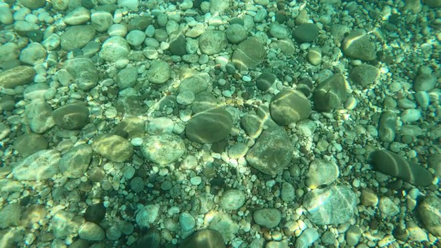 Underwater一枪(pebbles)视频素材