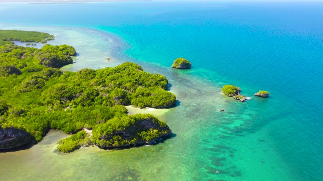 海景:岛屿和蓝色的大海。保和、菲律宾视频素材