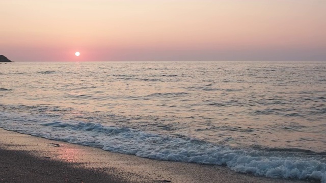 海浪与日落视频素材