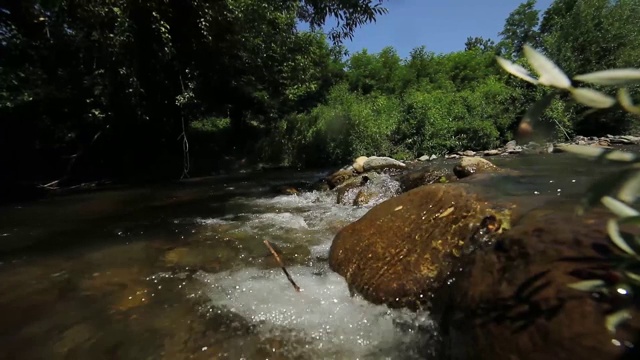 山体河水视频素材