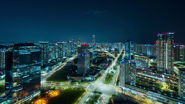 韩国仁川延秀谷松岛中央公园/松岛国际商务区的夜景视频素材