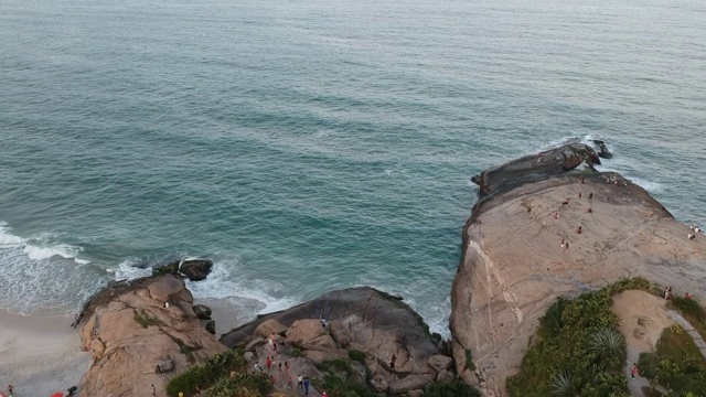 鸟瞰图Arpoador岩石，里约热内卢de Janeiro，巴西。视频下载