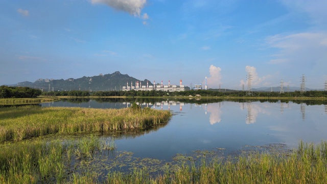 发电厂的涡轮发电机在发电厂视频素材