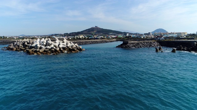 海边村庄/济州岛，韩国视频素材