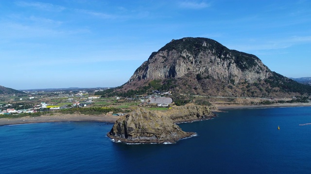 永美里海滩和三班山山/西浦浦，韩国济州岛视频素材