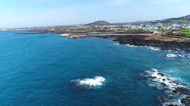 海边村庄/济州岛，韩国视频素材