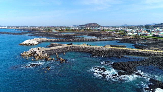 海边村庄/济州岛，韩国视频素材