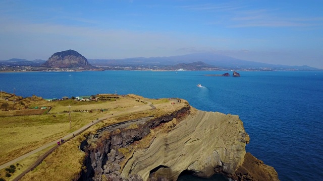 韩国济州岛，松克山，三班山，Hyeongjeseom岛视频素材