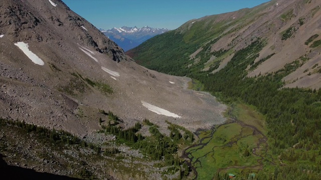 附近的景观铲通行证旅馆，天际线徒步旅行小径，贾斯珀，贾斯珀国家公园，落基山脉，阿尔伯特，加拿大视频素材