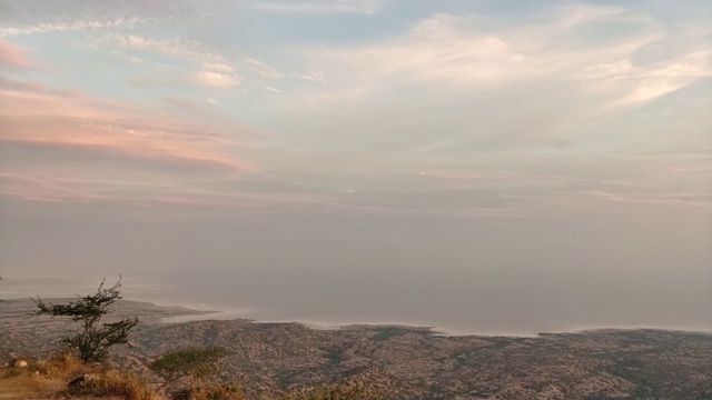 印度古吉拉特邦库奇的Kalo Dungar美丽的日出视频素材