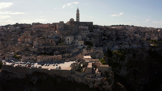 马泰拉古城(Sassi di Matera)鸟瞰图视频素材