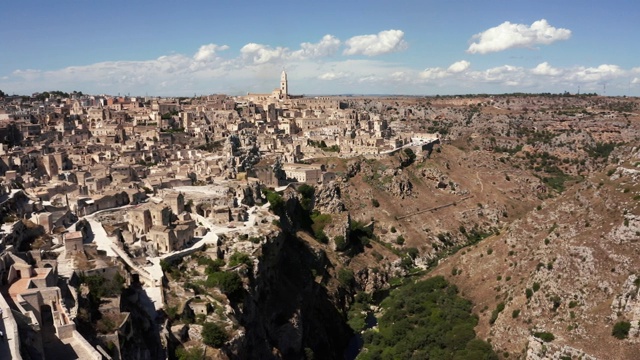 马泰拉古城(Sassi di Matera)鸟瞰图视频素材