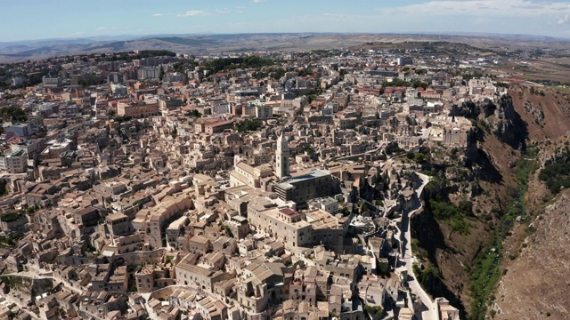 马泰拉古城(Sassi di Matera)鸟瞰图视频素材