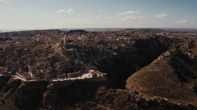 马泰拉古城(Sassi di Matera)鸟瞰图视频素材