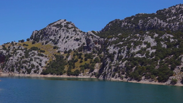 人工湖Gorg Blau人工湖Tramuntana山，马略卡岛视频素材