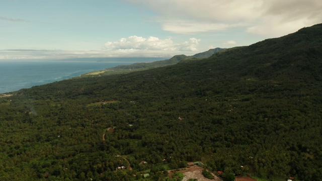 热带岛屿的海岸线。Camiguin岛菲律宾视频素材