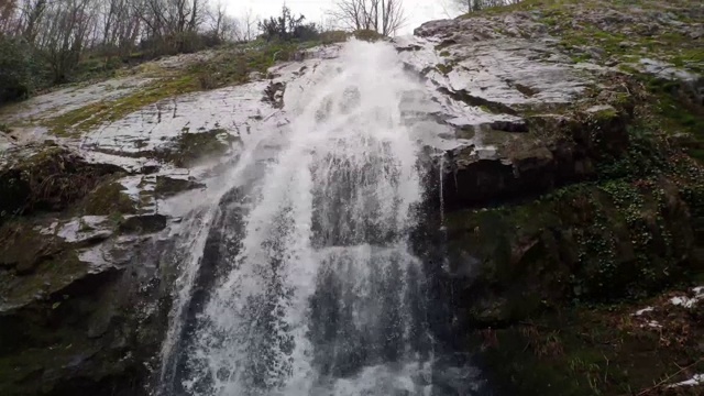 土耳其库鲁德尔瀑布的地面视图视频素材