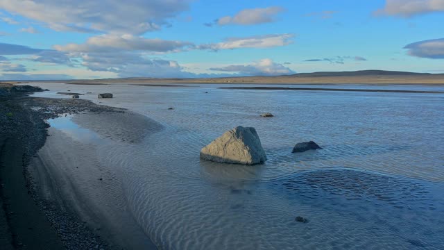 风景中的河流，Jökulsa a Fjöllum, Nordurland Eystra，北部地区，冰岛视频素材