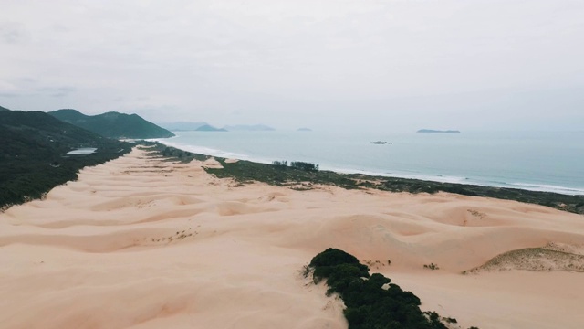 高空拍摄的加拉帕巴海滩沙丘视频素材