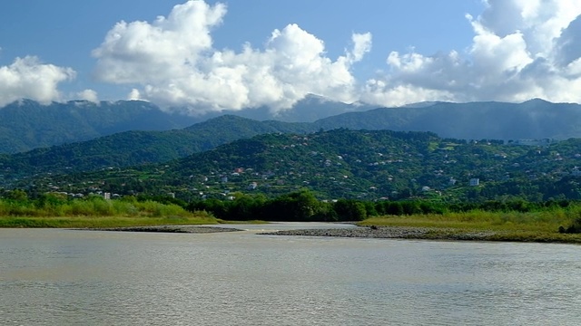 山区河流的观点。视频素材